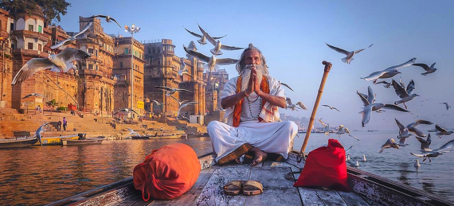 Praying For Freedom While Waiting For Death In The Holy City Of Varanasi — Post from Edge of Humanity Magazine